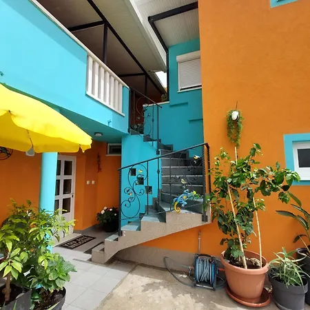 Apartment Mexicana Pink